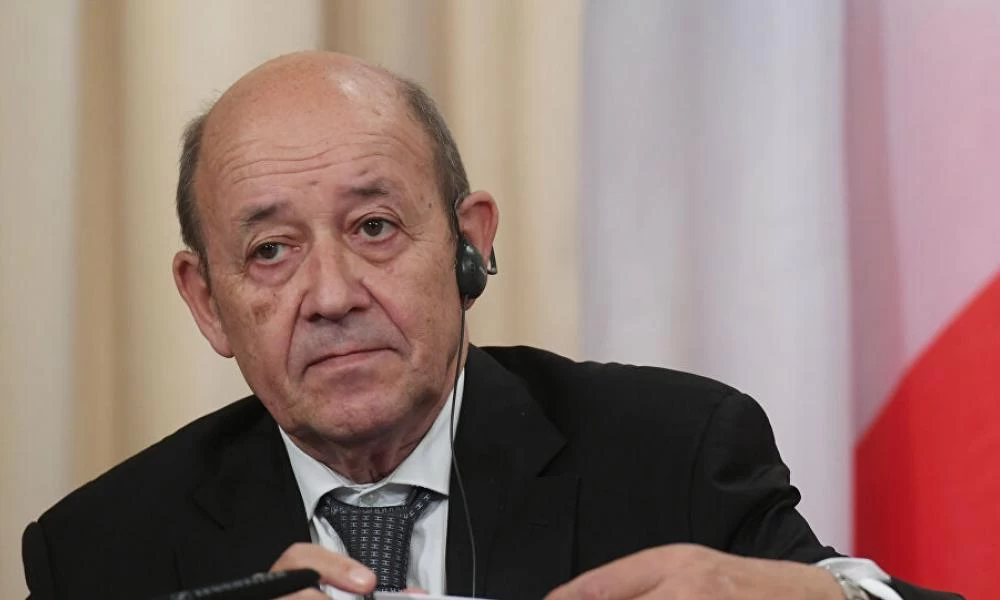 Σε επαφή με κρούσμα ήρθε ο υπουργός Εξωτερικών Ζαν Ιβ Λε Ντριάν